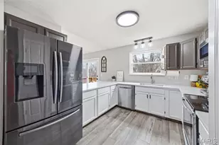 302 Birmingham Dr, O'Fallon, MO 63366 - Photo 9