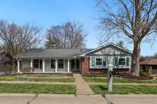 1041 Terracewood Cir, Ballwin, MO 63011 - Photo 31