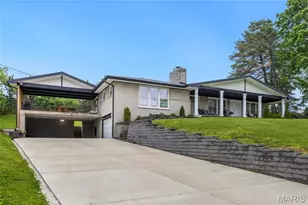 9443 Oakwood Manor Ln, Sunset Hills, MO 63126 - Photo 37