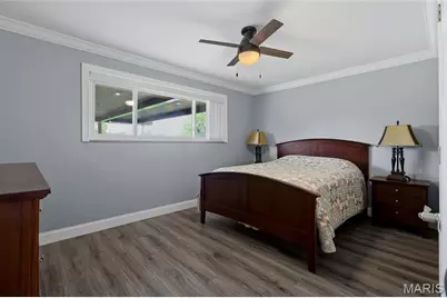 9443 Oakwood Manor Lane, Sunset Hills, MO 63126 - Photo 15