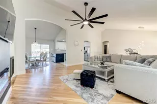 4717 Langwood Ct, Saint Louis, MO 63129 - Photo 9