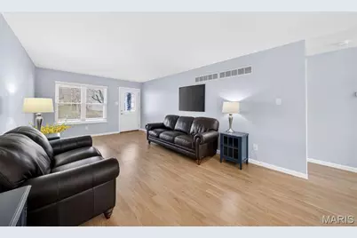 5646 Dove Meadow Lane, Saint Louis, MO 63129 - Photo 9