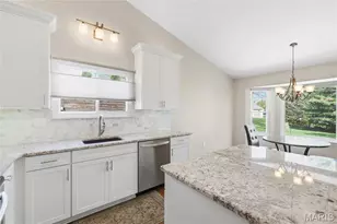 1482 Asterwood Ct, Chesterfield, MO 63017 - Photo 11