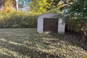 1260 Gahan Dr, Saint Louis, MO 63031 - Photo 11