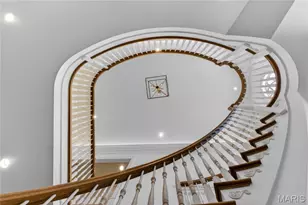 25 Fair Oaks Dr, Saint Louis, MO 63124 - Photo 11