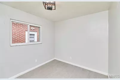 231 E Velma Avenue, Saint Louis, MO 63125 - Photo 9