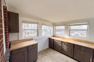 10449 Bellefontaine Rd, Saint Louis, MO 63137 - Photo 9