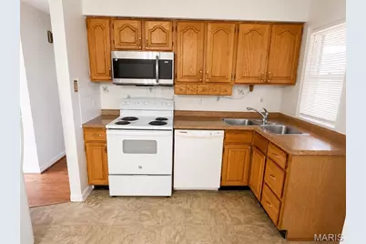 10449 Bellefontaine Road, Saint Louis, MO 63137 - Photo 3