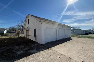 718 N Sturgeon St, Montgomery City, MO 63361 - Photo 5