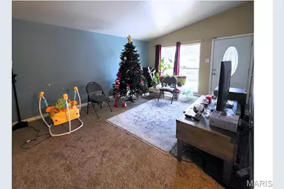 1155 Saint Anthony Lane, Florissant, MO 63033 - Photo 3