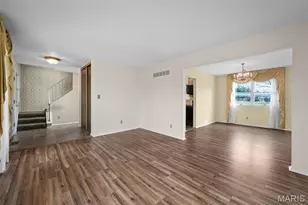 9542 General Lee Dr, Saint Louis, MO 63126 - Photo 3