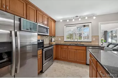 947 Bellestri Drive, Ballwin, MO 63021 - Photo 9