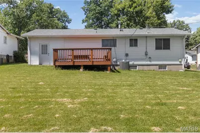 2500 Wesglen Estates Drive, Maryland Heights, MO 63043 - Photo 23