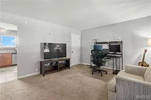 2500 Wesglen Estates Dr, Maryland Heights, MO 63043 - Photo 7