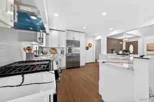 14 Fairwinds Ct, Saint Louis, MO 63132 - Photo 17