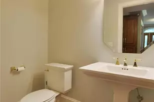 8940 Ladue Rd, Ladue, MO 63124 - Photo 17