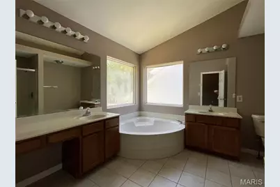 636 Canary Estates Drive, Ballwin, MO 63021 - Photo 31