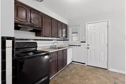 1501 Golden Drive, Saint Louis, MO 63137 - Photo 17