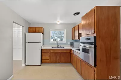 10998 Whitbyhall Drive, Bridgeton, MO 63044 - Photo 5