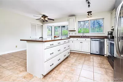 6301 Highland Estates Drive, Saint Louis, MO 63129 - Photo 19