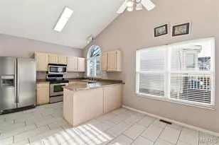 4304 Southridge Meadows Ct, Saint Louis, MO 63128 - Photo 11