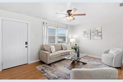 490 Jana Drive, Florissant, MO 63031 - Photo 9