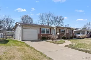 490 Jana Dr, Florissant, MO 63031 - Photo 7