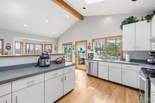 10112 Lake Ridge Ct, Hillsboro, MO 63050 - Photo 9