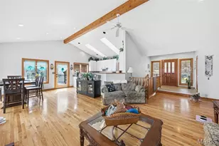 10112 Lake Ridge Ct, Hillsboro, MO 63050 - Photo 7