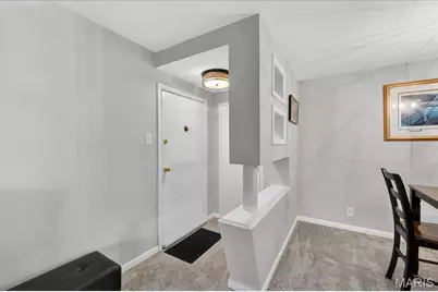 2 Delcrest Court #102, Saint Louis, MO 63124 - Photo 3