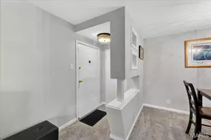 2 Delcrest Ct, Saint Louis, MO 63124 - Photo 3