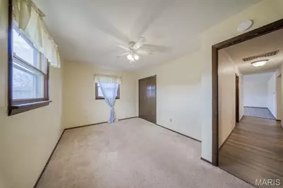 402 Locust Street, Cuba, MO 65453 - Photo 23