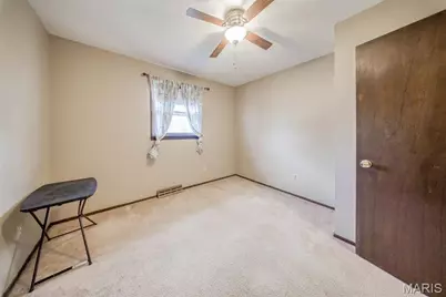 402 Locust Street, Cuba, MO 65453 - Photo 21