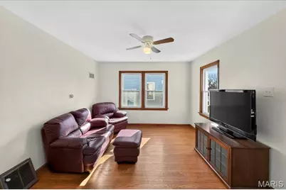 10327 Eaglewood Avenue, Overland, MO 63114 - Photo 3