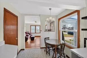 10327 Eaglewood Ave, Overland, MO 63114 - Photo 7