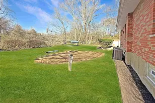 3755 Park Crest Dr, Saint Louis, MO 63125 - Photo 19