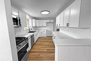 3755 Park Crest Dr, Saint Louis, MO 63125 - Photo 5