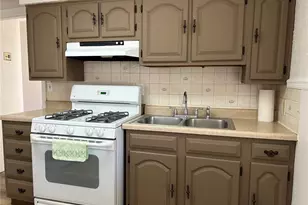 9448 Harold Dr, Woodson Terrace, MO 63134 - Photo 9