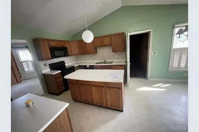 12 Scarlet Oak Court, Lake Saint Louis, MO 63367 - Photo 7