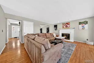 1 Belcourt Cir, Saint Charles, MO 63304 - Photo 9