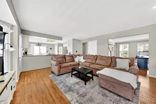 1 Belcourt Cir, Saint Charles, MO 63304 - Photo 7