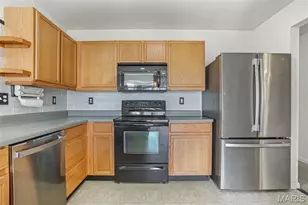 420 Country Stone Dr, Lake Saint Louis, MO 63367 - Photo 9