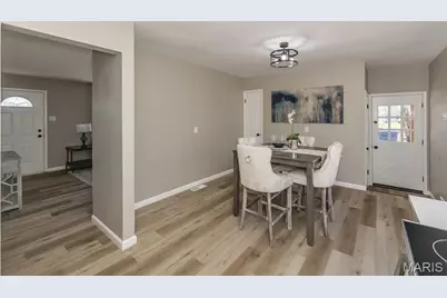 27 Lennox Terrace, Maryland Heights, MO 63043 - Photo 7