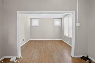 7247 St Andrews Pl, Saint Louis, MO 63121 - Photo 9