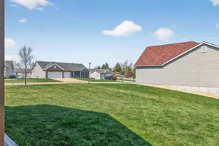401 Shady River Dr, Saint Paul, MO 63366 - Photo 45