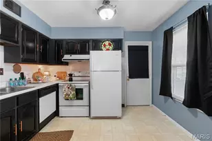 1673 Mayenne Ct, Saint Louis, MO 63125 - Photo 5