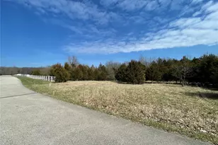 2107 Meadow Oaks Dr, Innsbrook, MO 63390 - Photo 1