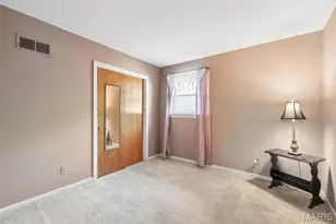 705 S Lafayette St, Florissant, MO 63031 - Photo 17