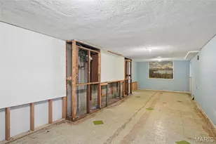 705 S Lafayette St, Florissant, MO 63031 - Photo 23