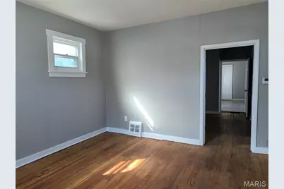 137 W Arlee Avenue, Saint Louis, MO 63125 - Photo 3